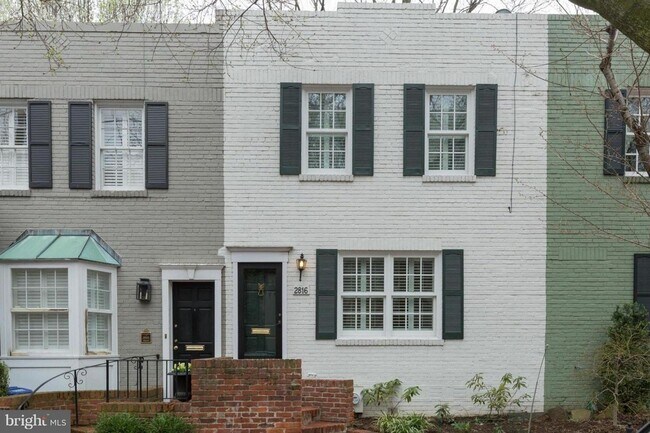 Building Photo - Rare Georgetown Townouse with private yard - 1 block from Rose Park / M St