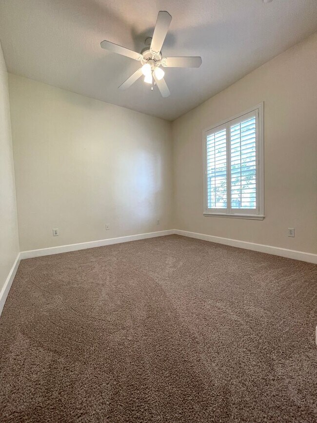 Building Photo - 1349 Whitney Isles Dr