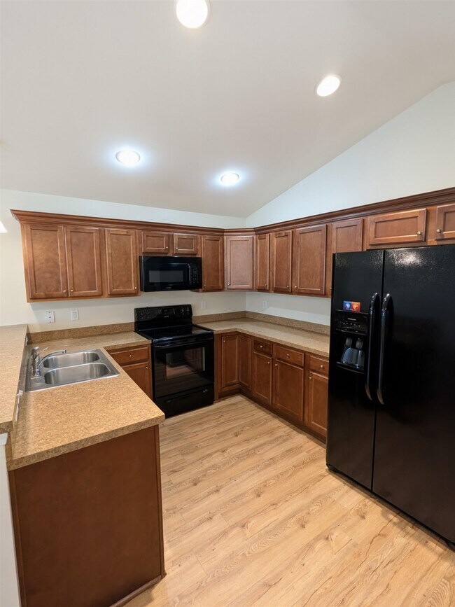 Building Photo - 1328 Valor Rd