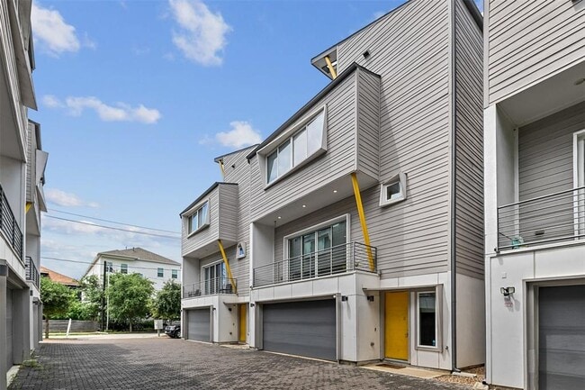 Building Photo - 1512 Weber St
