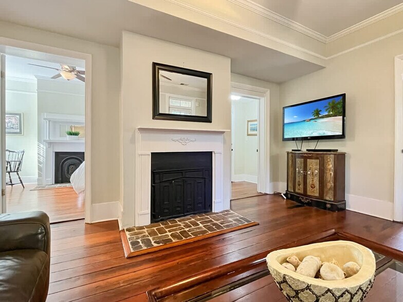 Building Photo - 209 W Bolton St