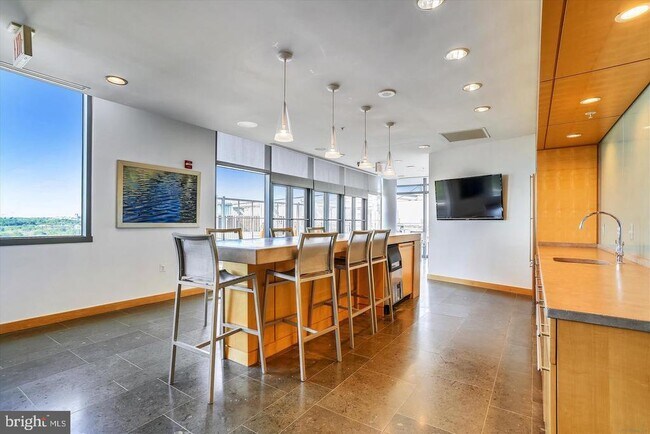 Building Photo - 2001 15th St N