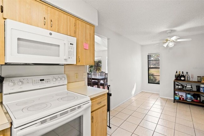 Building Photo - 8006 Picketts Ct