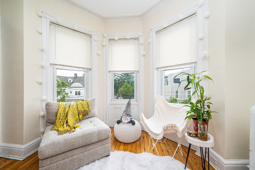 Building Photo - 508 Hudson Ave