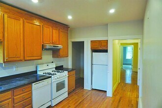 Building Photo - 1.0 bedroom in Cambridge Massachusetts 02141