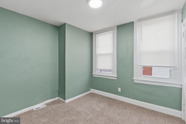 Building Photo - 3836 N Darien St