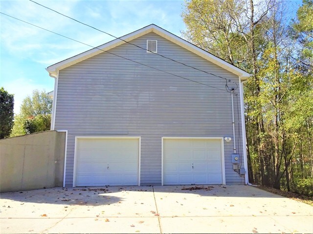 Building Photo - 302 Christian Ct