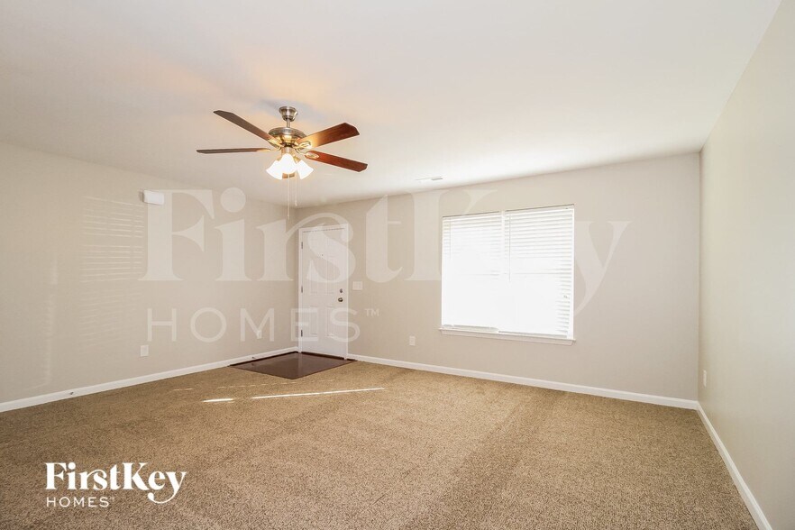 Building Photo - 667 Field Crossing Ct