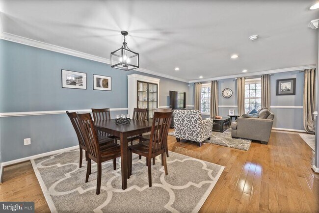 Building Photo - 6400 Fleetside Ct