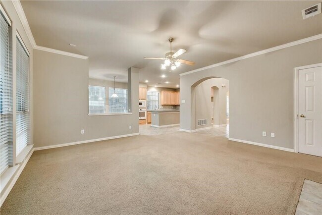 Building Photo - 2016 Deer Path Ct