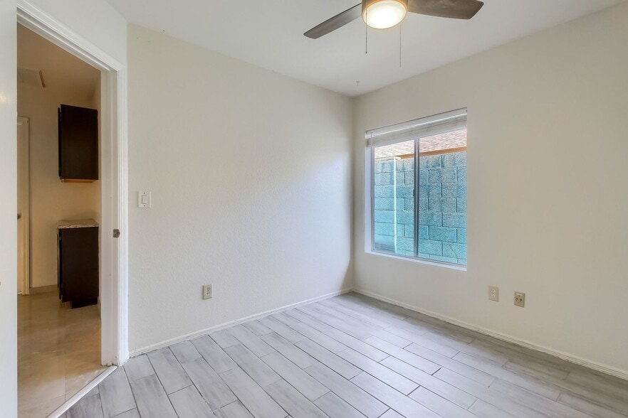 Building Photo - 18202 N 19th St