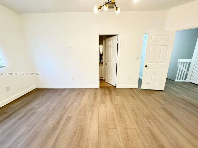 Building Photo - 2962 NW 35th Ave