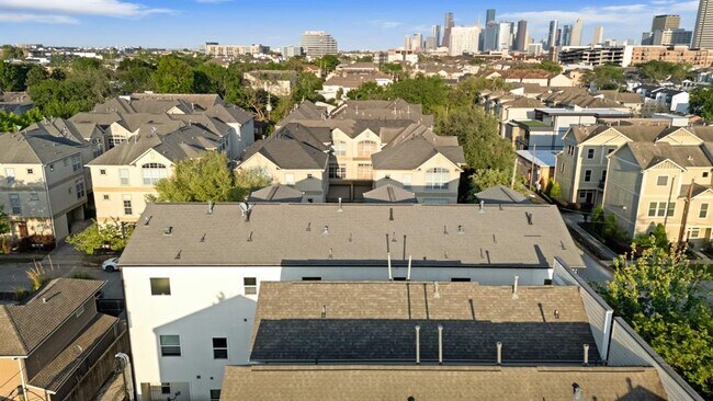 Building Photo - 407 Fowler St