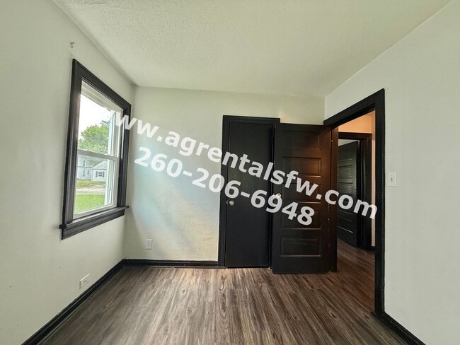 Building Photo - 2 bedroom house