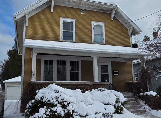 Building Photo - 1025 S 17th St