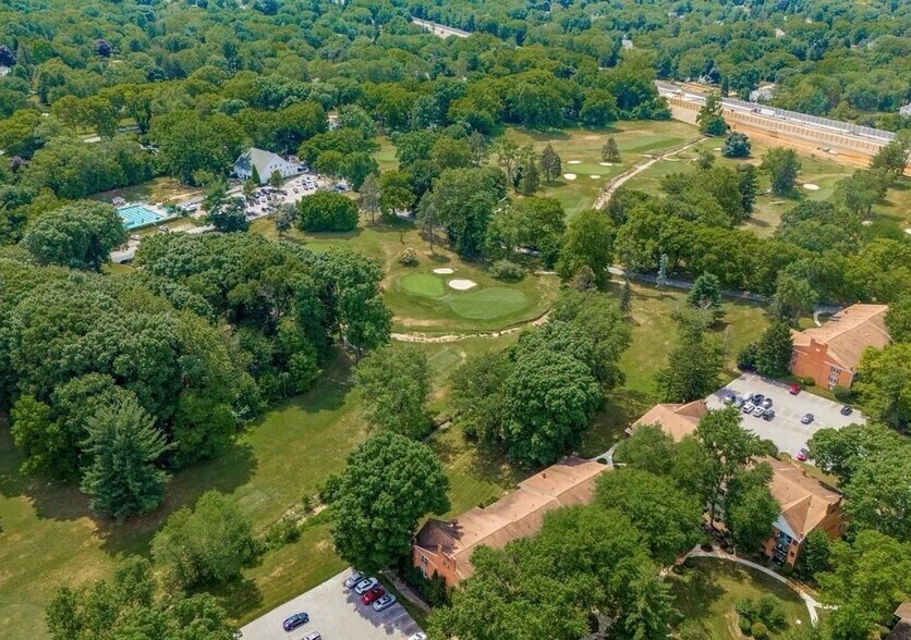 Building Photo - 429 Drummers Ln