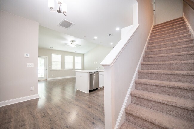 Building Photo - 7801 Montview Rd