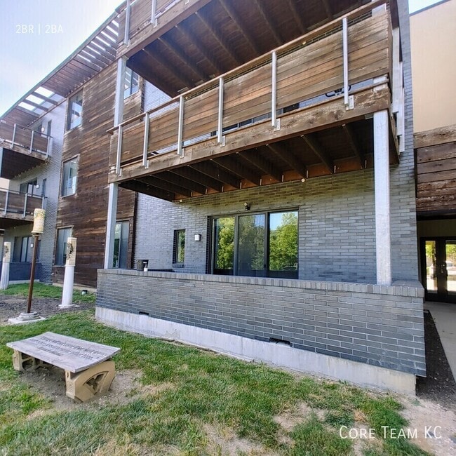 Building Photo - 3632 Gillham Rd