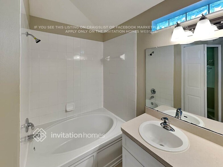 Building Photo - 7462 Oxford Garden Cir