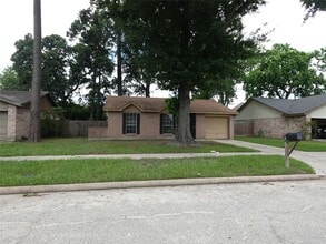 Building Photo - 10811 Thorncliff Dr