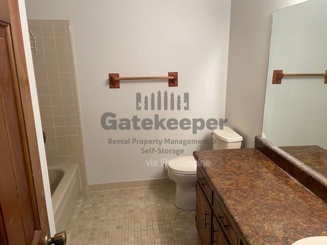 Building Photo - 100 Sandown Dr