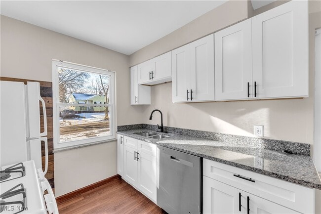 Building Photo - 12521 Park Knoll Dr