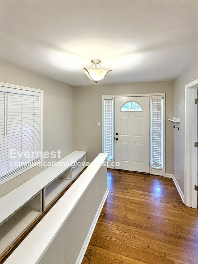 Building Photo - 2722 Harrington Dr