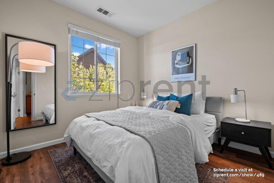 Building Photo - 1013 Carnelian Terrace