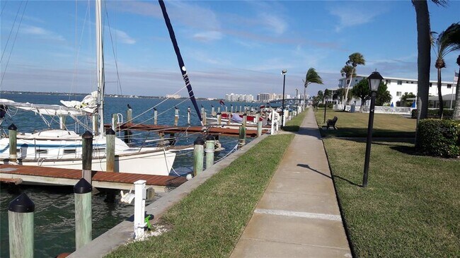 Building Photo - 771 John Ringling Blvd