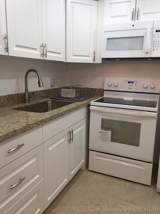 Building Photo - 66 Harwood A