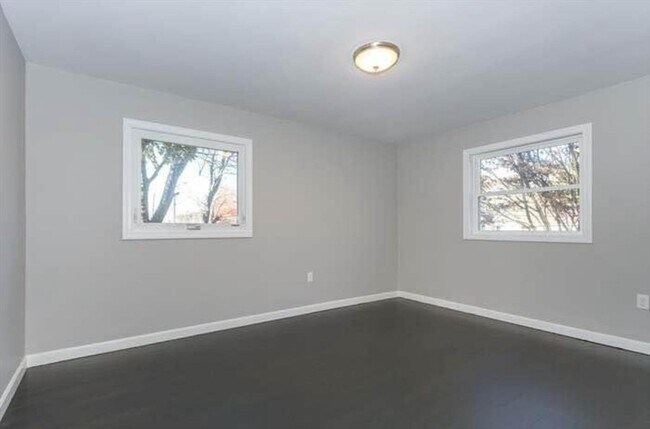 Building Photo - 115 Grove St