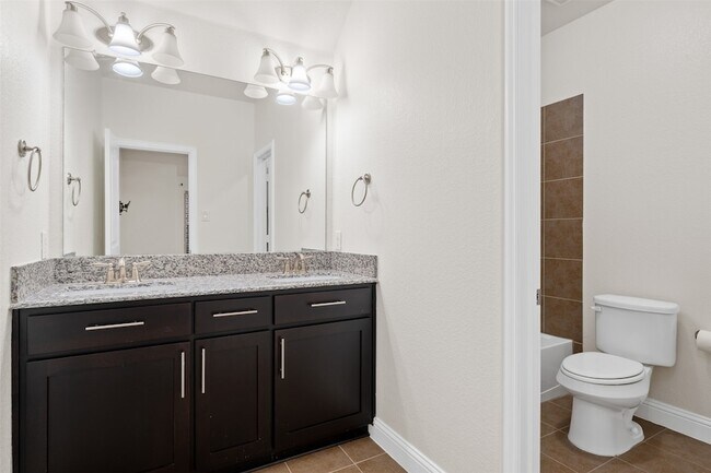 Building Photo - 8705 Tutbury Pl