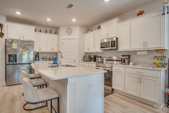 Building Photo - 229 Camellia Dr