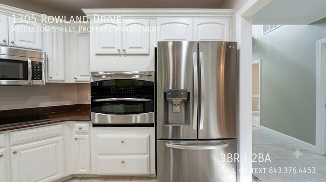 Building Photo - 1305 Rowland Dr