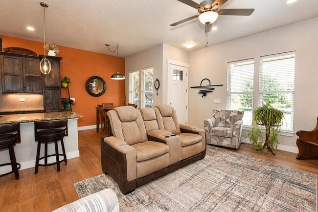 Building Photo - 6245 Vernazza Way