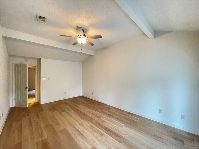 Building Photo - 3647 Marywood Dr