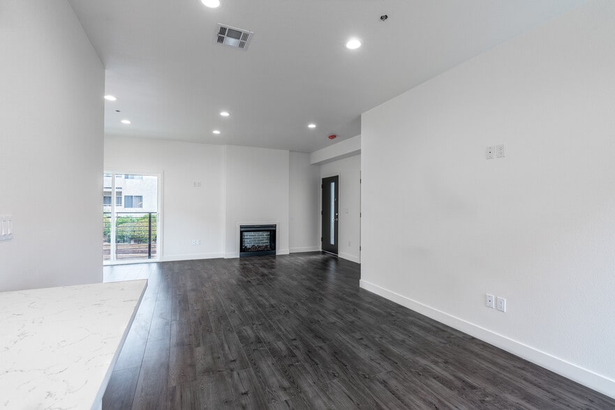 Building Photo - 3722 Florida St