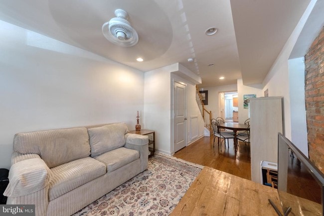 Building Photo - 303 S Washington St