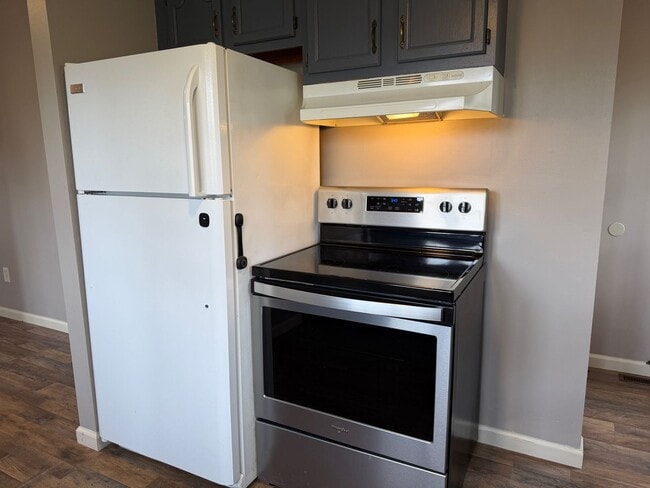 Building Photo - East AVL - Ready now! Big Basement!