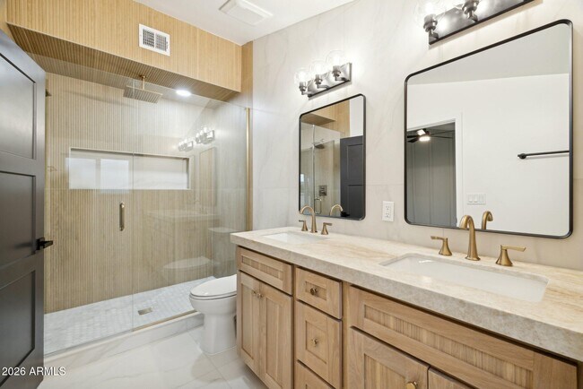 Building Photo - 1216 W Rovey Ave