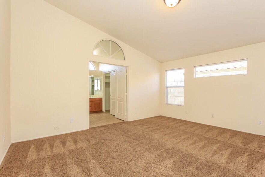 Building Photo - 9960 W Runion Dr