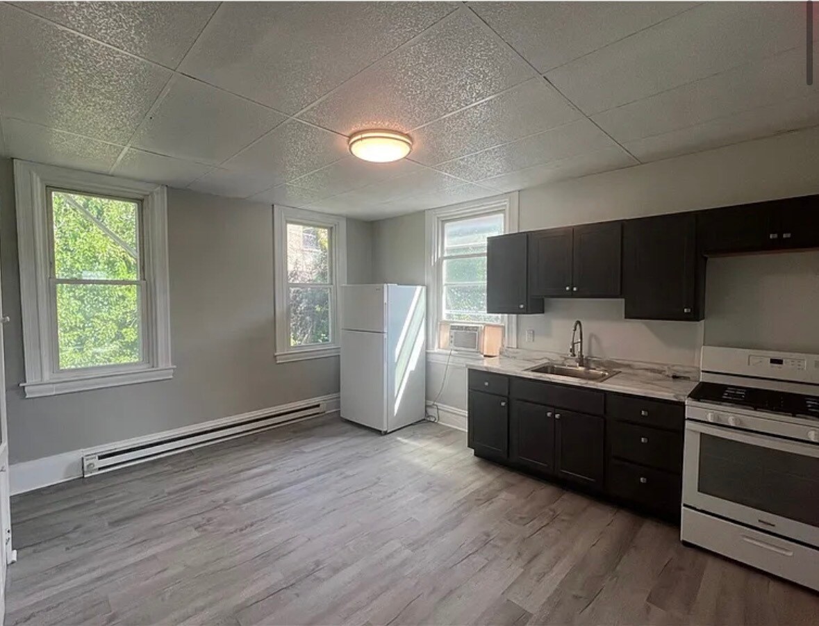 Building Photo - 1425 Methyl St