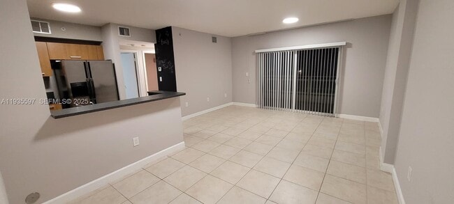 Building Photo - 471 NE 25th St