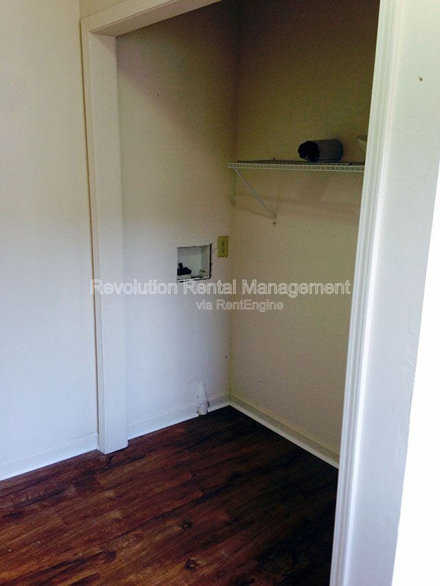 Building Photo - 721 English St