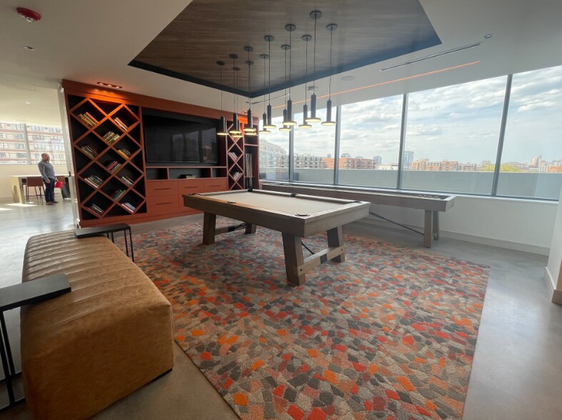 Building Photo - 7890 N Kingsbury St