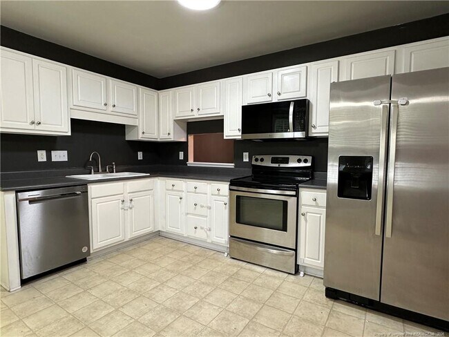 Building Photo - 3679 Pioneer Dr