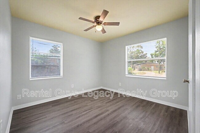 Building Photo - 10545 Citrus Ln