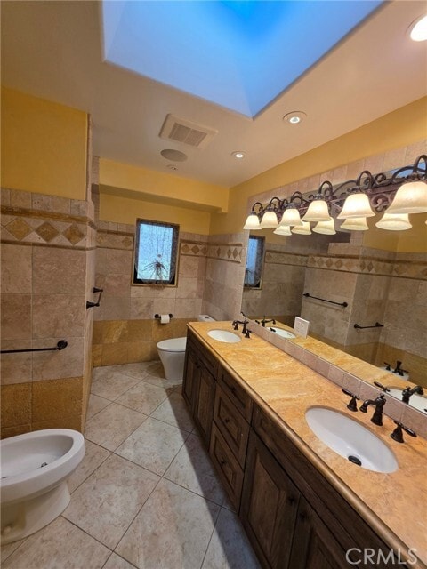 Building Photo - 1116 Vía Nogales