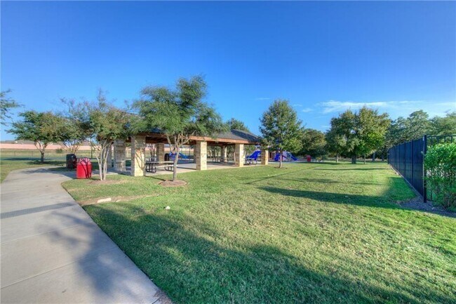 Building Photo - 2109 Edson Ct