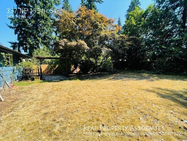 Building Photo - 337 NE 195th St